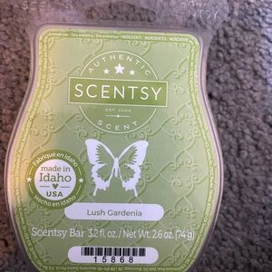 Scentsy Lush Gardenia Wax Bar